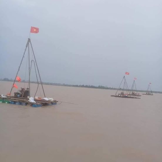 Khoan địa chất trển sông