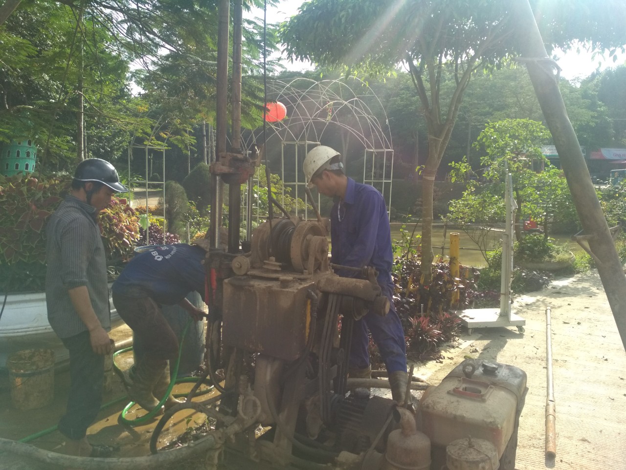 Khoan thăm dò nền móng
